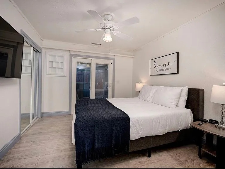 lease term: 1 year
tenant pays all the utilities, maintain the lawn
owner pays for quarterly pest control
refundable security deposit: $2950, plus first month rent of $2950 plus refundable pet deposit of $500 per pet REQUIRED AT THE TIME OF SIGNING
