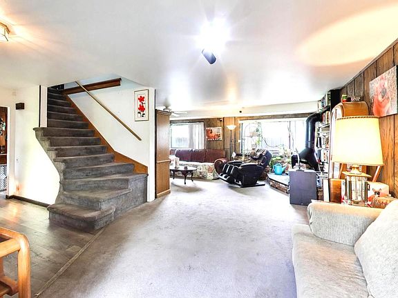 2nd image of 2617 Summit Ave