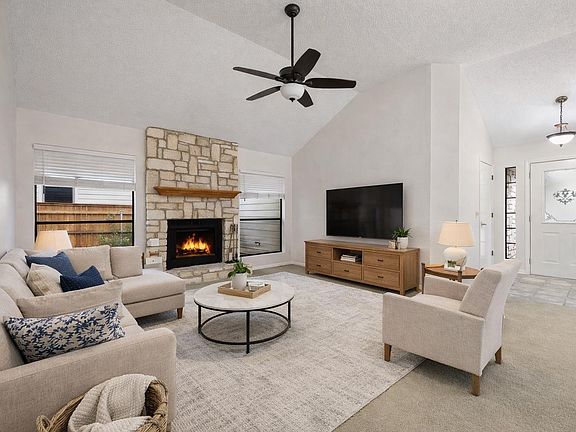 4th image of 8302 Mendota Cv