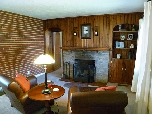 3rd image of 2430 NE Highland Dr