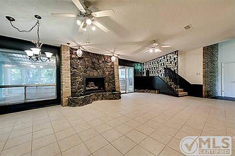 3rd image of 3318 Shady Hollow Ln