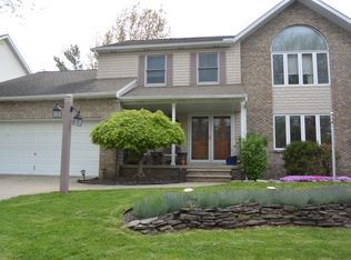 1936 Ridgehurst Dr, Wickliffe, OH 44092