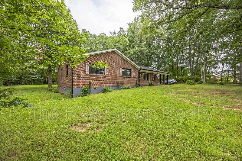 3 bed, 2.0 bath, 1728 sqft, $1,795 — Photo 4
