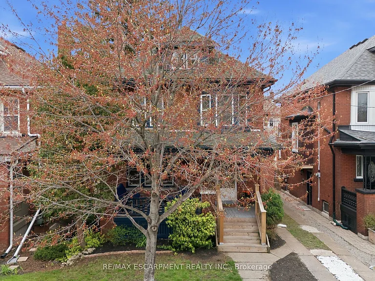 37 Connaught Ave S — Photo 41