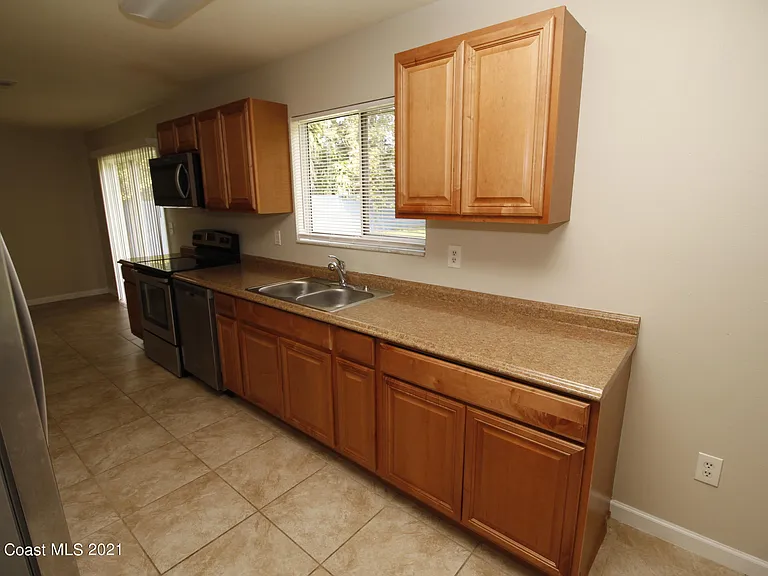 151 Mabry St — Photo 8