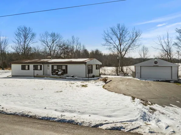 9325 E 250 S, Pierceton, IN 46562