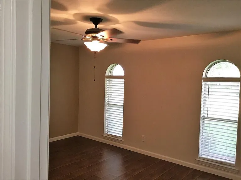5813 Bobbie Ln — Photo 24
