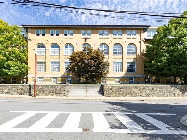 145 Glenwood St Unit 305, Malden, MA 02148