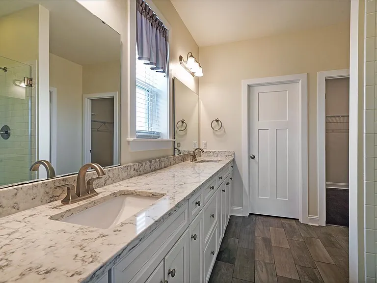 1309 Enfield Ln — Photo 23