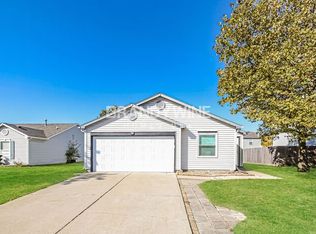 944 Streamside Dr, Greenfield, IN 46140