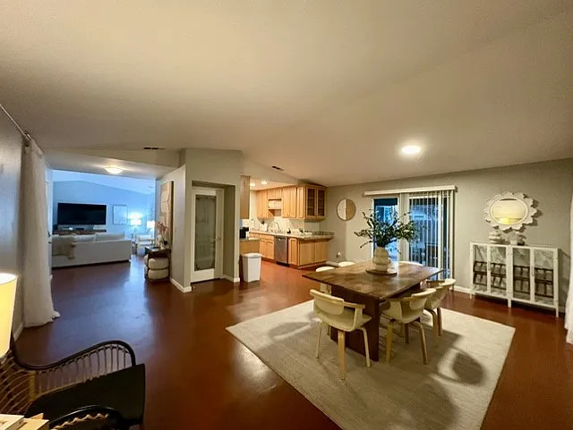 3 bed, 1559 sqft, $3,500 — Photo 2