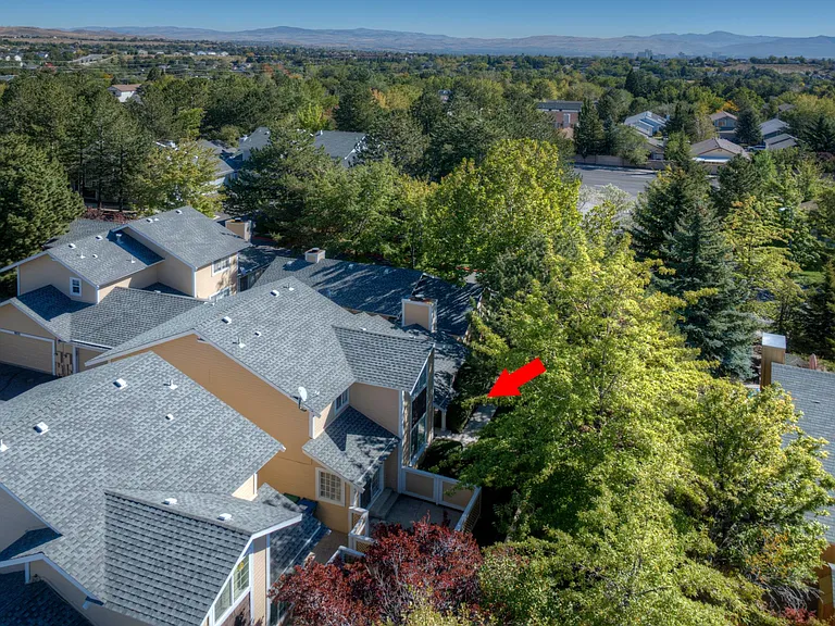 6024 Conness Way — Photo 7