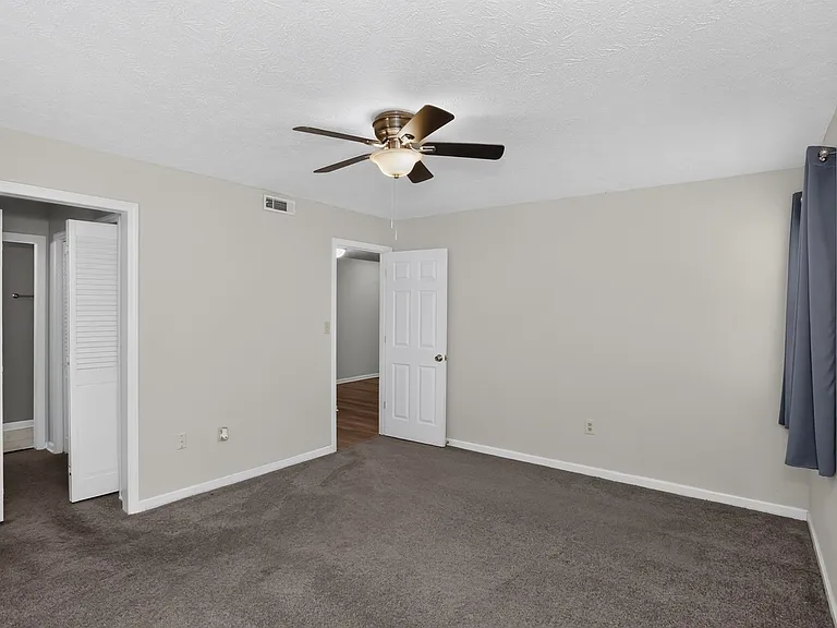 104 Montclair Dr — Photo 18