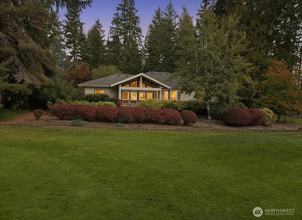 590 E Country Club Drive E photo 1