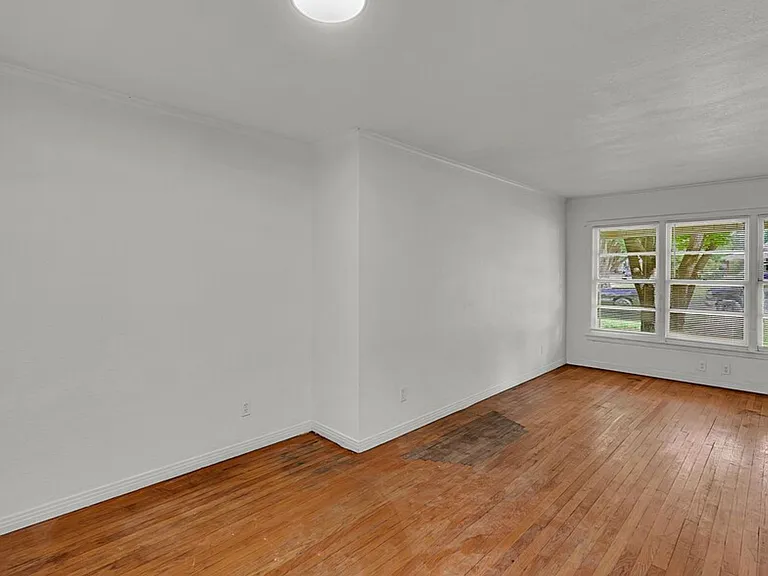3701 Parkwood St — Photo 6