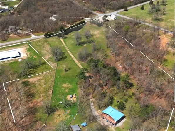 12772 Punkin Hollow Rd, Bentonville, AR 72712