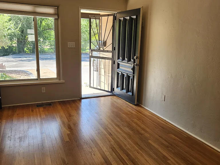 1308 Stanford Dr NE — Photo 16