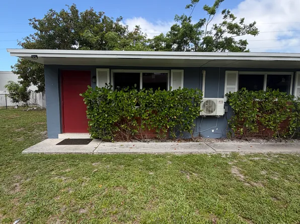 18 SW 10th St #B, Hallandale, FL 33009