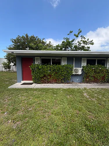 18 SW 10th St #B Photo 1 18 SW 10th St #B Photo 1