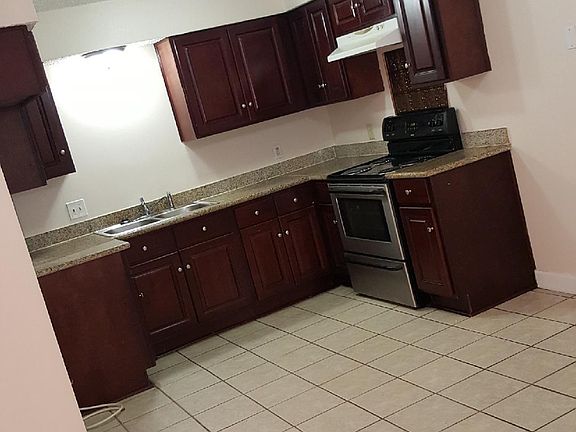 4th image of 294 Meadows Dr #294