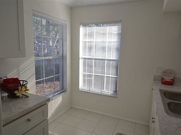 5th image of 3622 Randall Ct