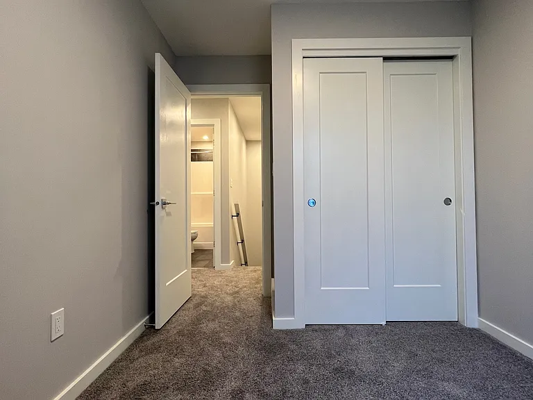 1304 Rutherford Rd SW — Photo 9