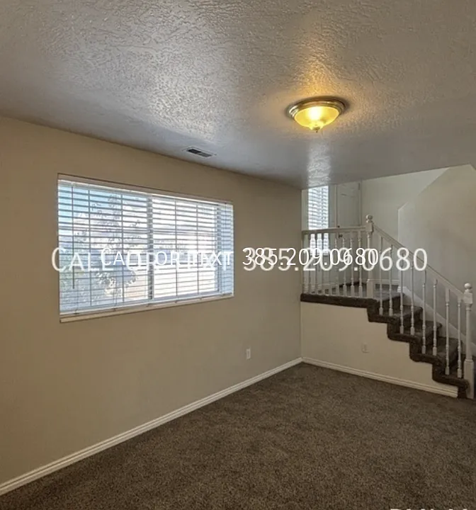 1692 W 680 N