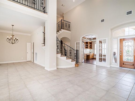 4th image of 1119 Gardencrest Ln