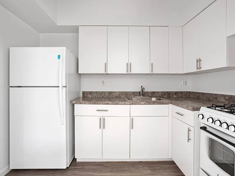 88 Fulton St #616 — Photo 11
