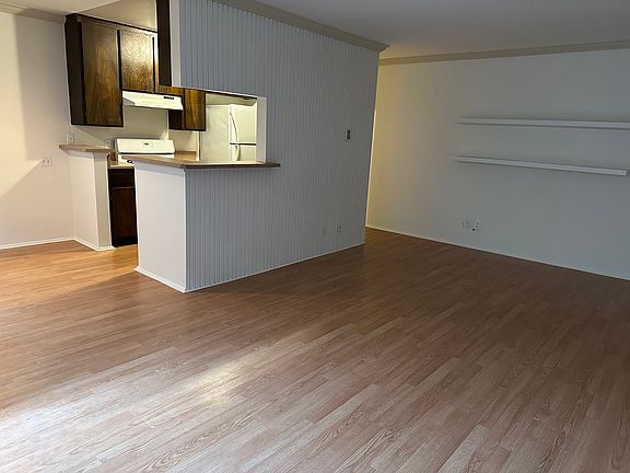 5th image of 2727 3rd St APT 102