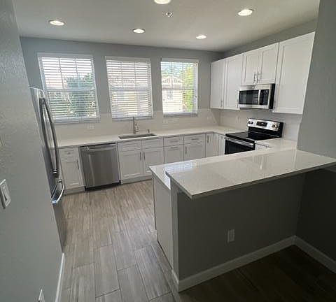 2nd image of 780 Marina Del Ray Ln Unit 5