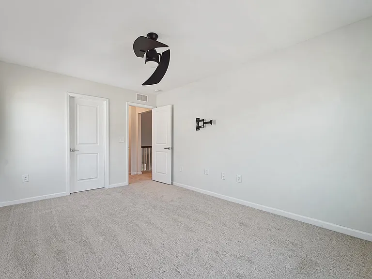 2312 Longmont Dr — Photo 23