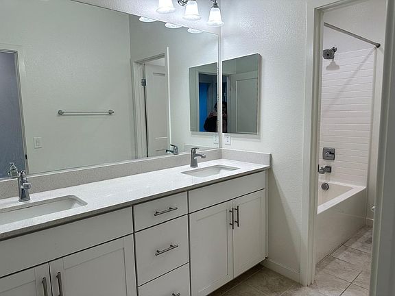 3rd image of 140 Farmhouse Dr #3