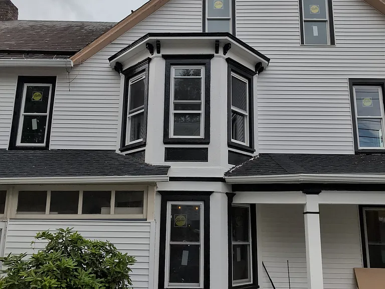214 N Schanck Ave — Photo 1