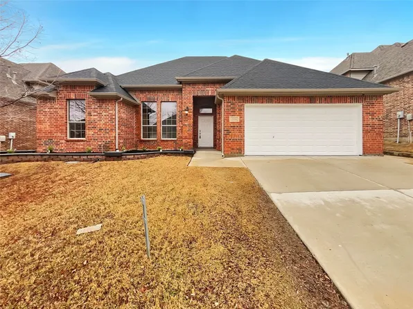 2516 Trailhead Dr, Fort Worth, TX 76177