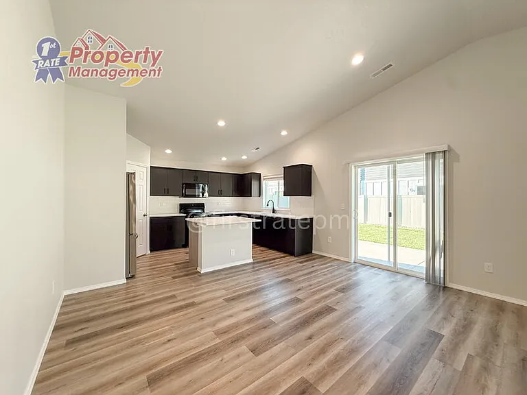 4918 Endicott Dr — Photo 14