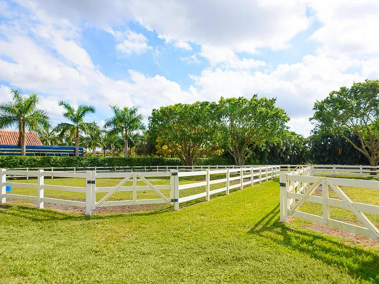 14911 Equestrian Way — Photo 22