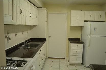 3rd image of 6001 Arlington Blvd APT 516