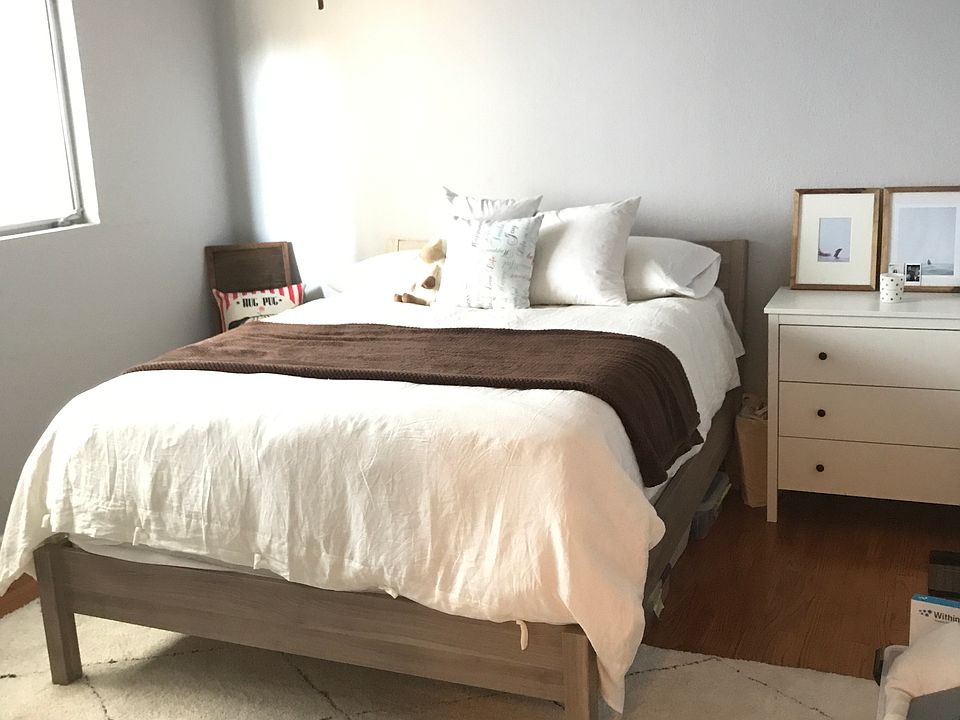 2nd image of 646 S Barrington Ave APT 112
