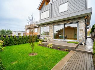 3674 Oxford St #2, Vancouver, BC V5K1P3