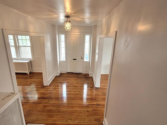 4th image of 927 Concord Ave