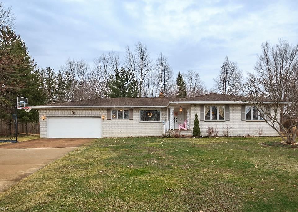 1st image of 30940 Meadowbrook Dr