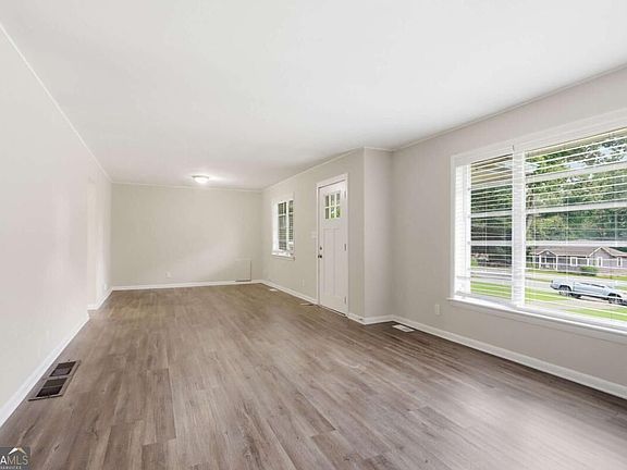 5th image of 2881 Treadway Dr