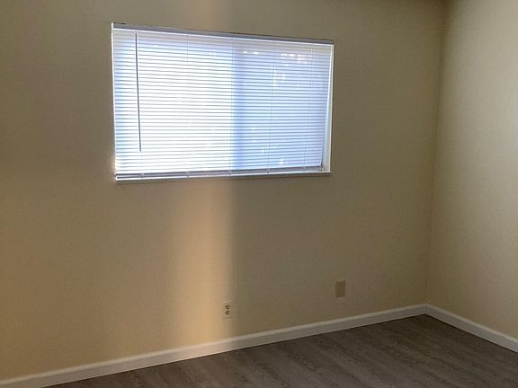 5th image of 208 E Vine St APT 4B