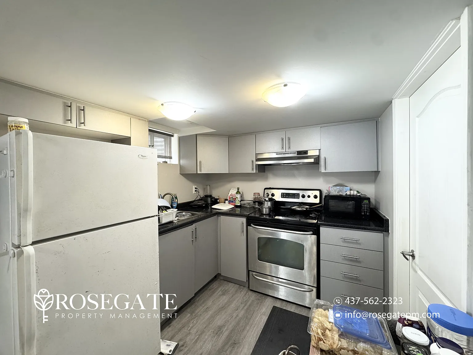 554 Chantenay Drive Mississauga — Photo 2