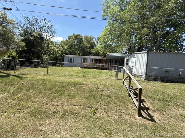 313 Fitzsimmons St, New Brockton, AL 36351