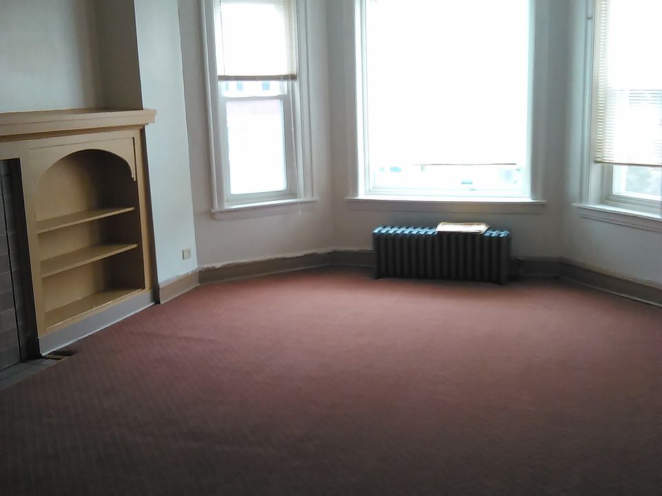 2nd image of 7952 S Vernon Ave #3