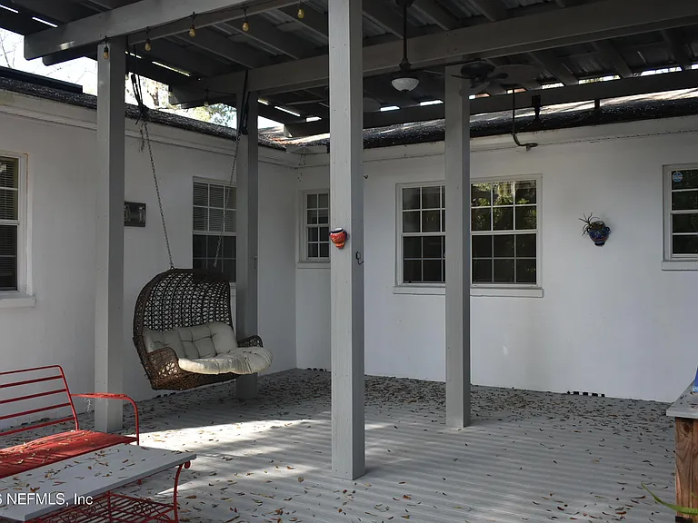 2836 Ionic Ave — Photo 24