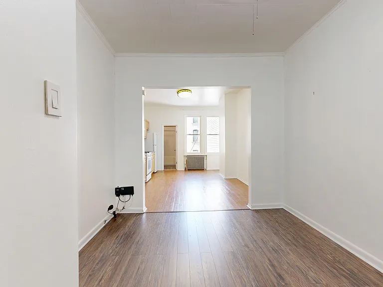 1941 Gates Ave #2R — Photo 7
