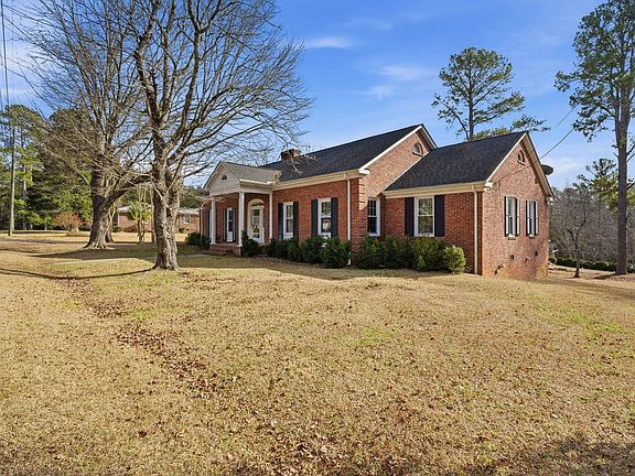 2nd image of 201 Hillcrest Dr